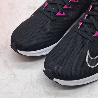 5x Paar schoenen, Nike, O.a. WMNS Quest 3 CD0232-007