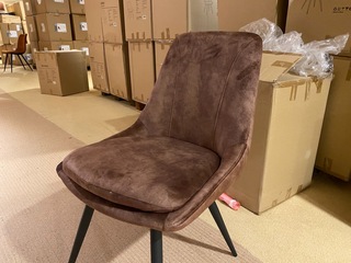 Set van 6 eetkamerstoelen, rust