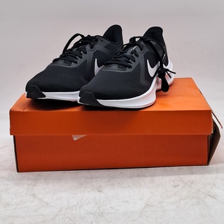 Ca. 10x Paar schoenen, Nike, O.a. Downshifter 10 CI9981-004