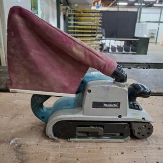Bandschuurmachine Makita, 9403, bouwjaar 2021