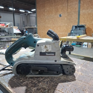 Bandschuurmachine Makita, 9403, bouwjaar 2018