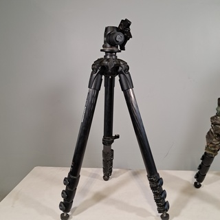 2x Camerastatief, Manfrotto, MT057C4