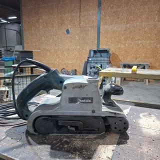 Bandschuurmachine Makita, 9403, bouwjaar 2019