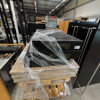 3x Vloerbord display, Montinique