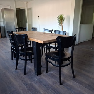 Kantinetafel met 9x diverse stoel