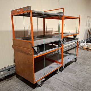 4x Magazijnwagen