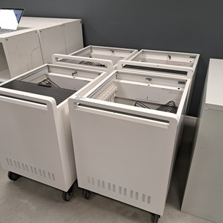 4x Laptopkar
