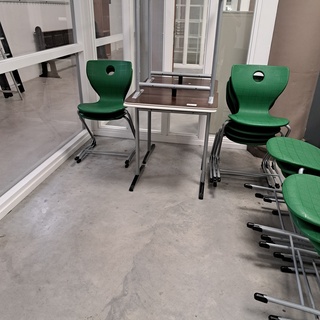 Diverse Leerlingtafels en stoelen, VS