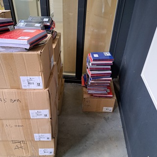 Diverse dozen met schriften