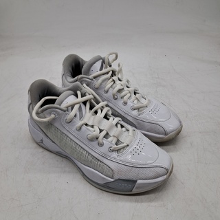 Paar sneakers, maat 42,5, Jordan, HF0806-100