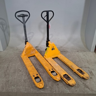 2x Palletwagen, O.a. Jungheinrich