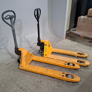 2x Palletwagen, O.a. Jungheinrich