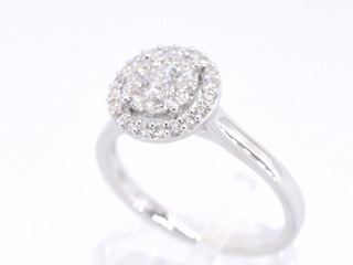 Witgouden entourage ring vol gezet met diamanten