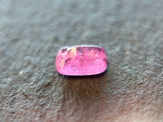 Roze saffier – 2.11 carat natuurlijke roze saffier