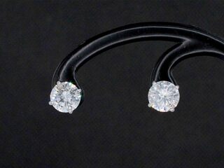 Witgouden solitair oorbellen met natuurlijke diamanten van 2.80 carat