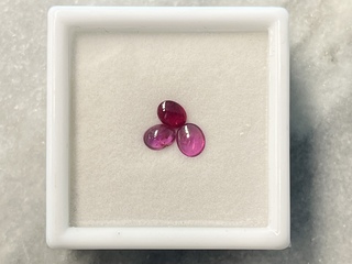 Robijn – 1.30 carat natuurlijke cabochon robijn