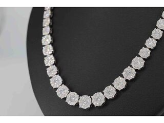 Diamanten collier met diamanten 7.50 carat oplopend in grootte