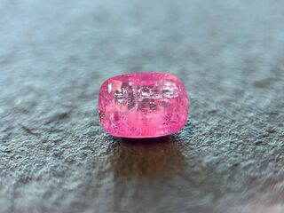 Roze saffier – 2.11 carat natuurlijke roze saffier