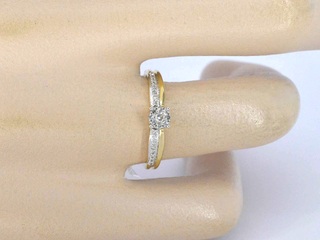 Gouden ring met diamanten