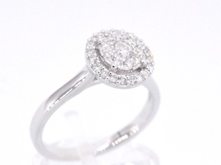 Witgouden entourage ring vol gezet met diamanten