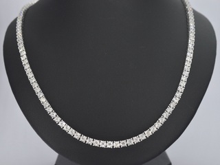 Witgouden collier met diamanten 3.50 carat