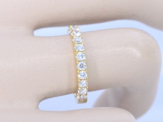 Gouden rijring met diamanten
