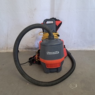 2x Bedrijf stofzuigers enb1x ruggedragen stofzuiger, Delfin, Numatic,