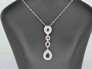 Witgouden hanger met diamanten en saffieren gezet, excl. ketting