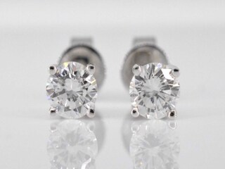 Witgouden diamanten oorbellen van 0.60 carat