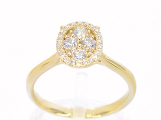 Gouden ring met diamanten in ovaal vorm