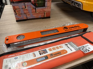 Digitale hoekwaterpas met hoes, Nedo, Winkeltronic 450