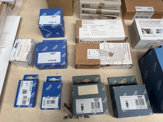 Ca. 20x Sanitair en installatiemateriaal, W.o. Grohe, Geberit
