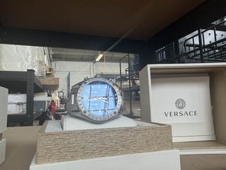 2x  Versace horloge