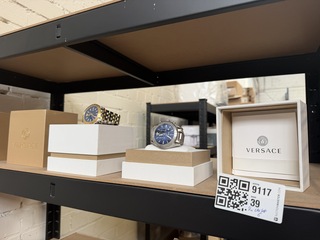 2x  Versace horloge
