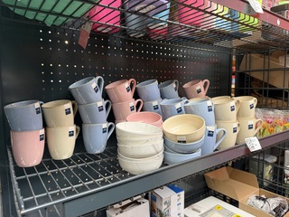 Partij servies w.o. koffiekopjes W.o. Amely Jones Nature