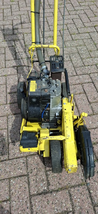 John Deere, E35 Edger, Geel, John Deere E35 Edger kantensnijder