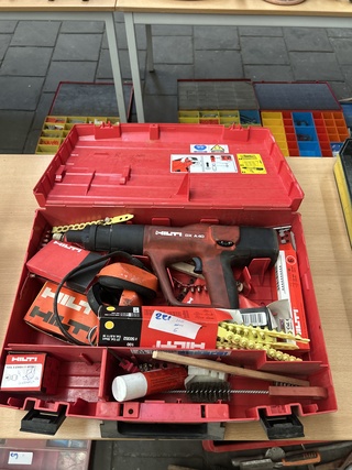 Hilti gereedschap met toebehoren in koffer