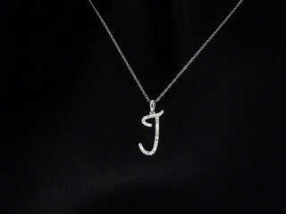 Hanger met natuurlijke diamanten in de letter J, excl. ketting