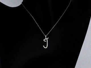Hanger met natuurlijke diamanten in de letter J, excl. ketting