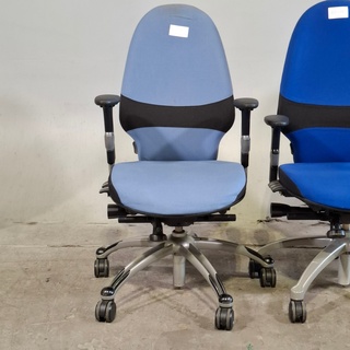 Partij diverse bureaustoelen, RH, v.n.l. Extend 220