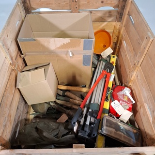 Divers gereedschap, O.a. Creusen