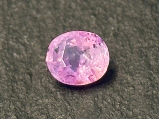 Saffier – 0.65 carat natuurlijke roze saffier