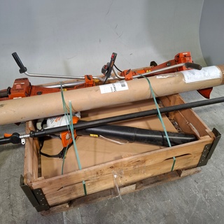 Divers tuingereedschap, O.a. Stihl