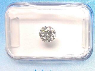 Diamant – 0.74 carat natuurlijke diamant (gecertificeerd)