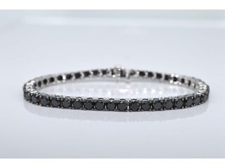 Witgouden armband met zwarte diamanten