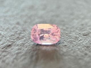 Roze saffier – 1.61 carat natuurlijke roze saffier