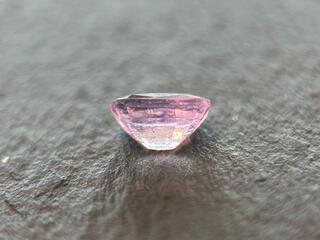 Roze saffier – 1.61 carat natuurlijke roze saffier