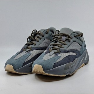Paar schoenen, maat 43 1/3, Adidas, Yeezy 700 FW2499
