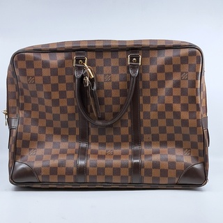 Aktetas, Louis Vuitton