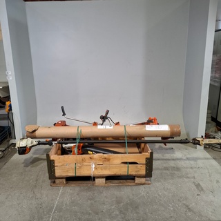Divers tuingereedschap, O.a. Stihl